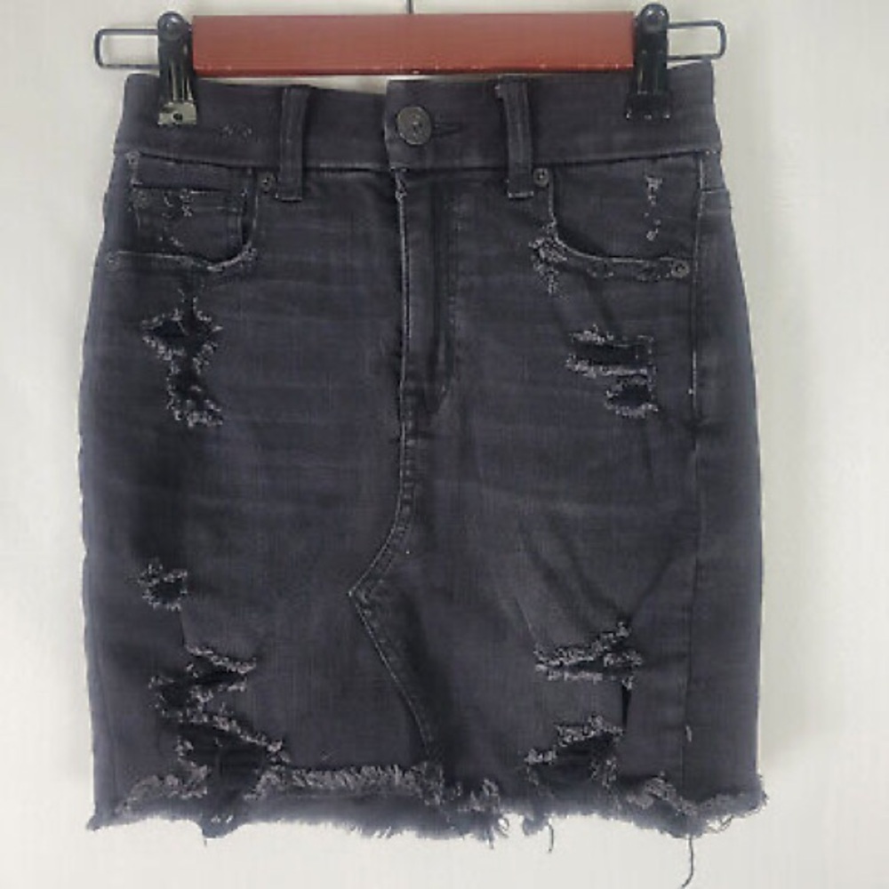 American Eagle Next Level Stretch Mini Skirt 6 R Womens Black Raw Hem Distressed